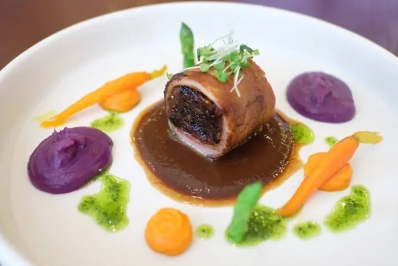 ฉลองวันแห่งความรักด้วยดินเนอร์แสนหวานและอ...