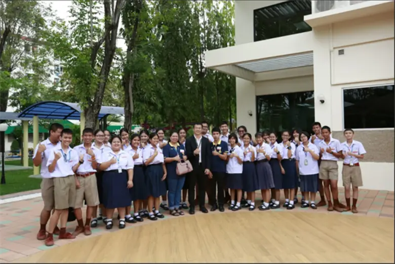 นายนรเชษฐ์ แซ่ตั้ง ผู้จัดการโรงงานเทพารัก...