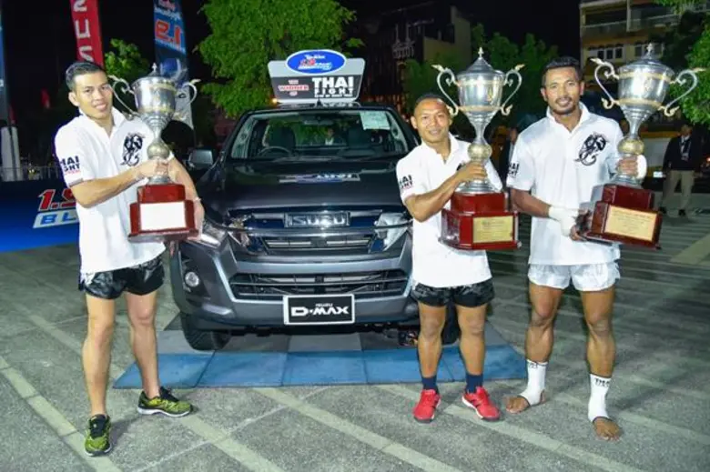 อีซูซุแสดงความยินดีกับ 4 นักชกไทยที่สามาร...