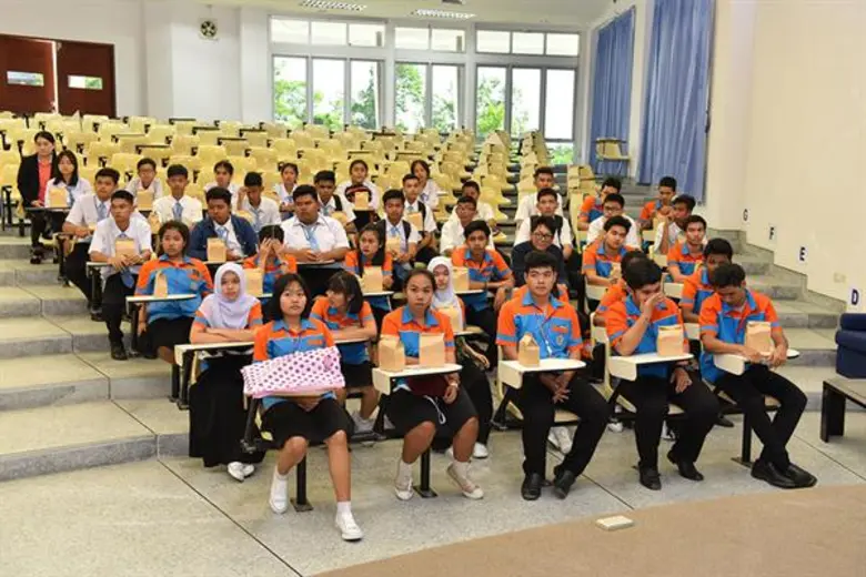 ม.อ.ตรัง ต้อนรับ คณาจารย์-นักศึกษา วิทยาลัยเทคโนโลยีนครหาดใหญ่ ดูงานระบบคอมพิวเตอร์