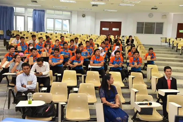 ม.อ.ตรัง ต้อนรับ คณาจารย์-นักศึกษา วิทยาลัยเทคโนโลยีนครหาดใหญ่ ดูงานระบบคอมพิวเตอร์