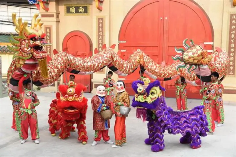 ซินเจียยู่อี่ ซินนี้ฮวดไช้!!! ห้างสรรพสิน...