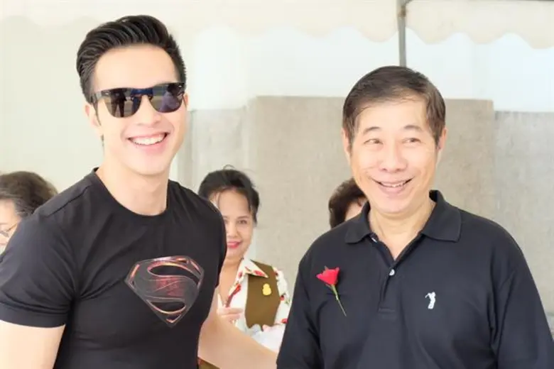 ช่อง 3 ยกทัพนักแสดง ร่วมทำความดี เนื่องในวันทหารผ่านศึก เชิญชวนทุกท่านซื้อดอกป๊อปปี้ เพื่อหารายได้สมทบทุนสงเคราะห์ครอบครัวทหารผ่านศึก