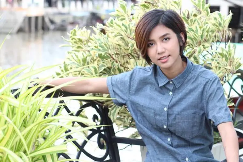 สาวร่างเล็กที่ดูบอบบางแต่ทว่าแข็งแกร่งดั่...