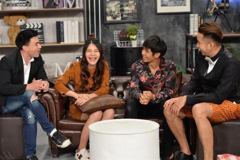 ทีวีไกด์: ซิทคอม "บริษัทฮาไม่จำกัด (มหาชน)" ความซวยมาเยือน!!! “ก้อง ห้วยไร่” โดยเจ้าหน้าที่จับเป่าแอลกอฮอลล์ กลางรายการ “บริษัทฮาไม่จำกัด (มหาชน)”