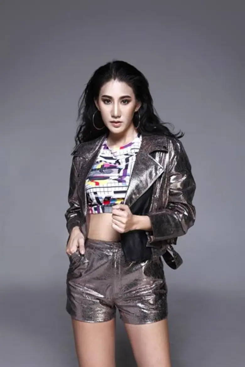 ชิมลางวงการบันเทิงด้วยการประกวดมิสแกรนด์ ...