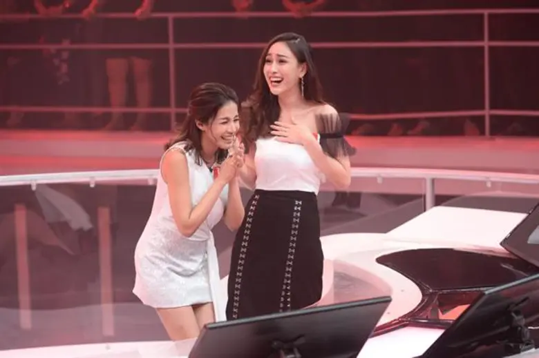 ทีวีไกด์: รายการ “The Money Drop ไทยแลนด์” “ใบเตย – ฝ้าย” เพื่อนซี้สุดแซ่บ! แท็กมือออกรายการร่วมกันครั้งแรก!!! เจอคำถามไม่คาดฝัน ลุ้นแทบใจระเบิด