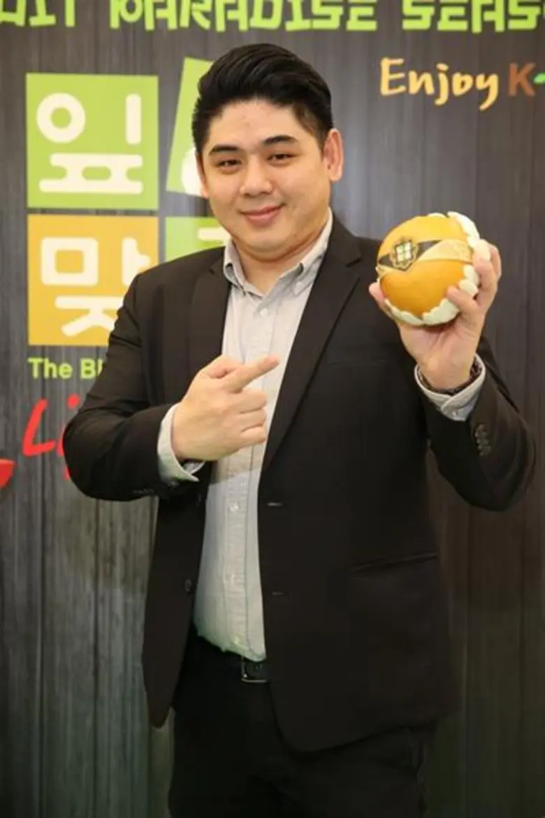 ช่วงนี้ถ้าได้เห็นหน้าผู้บริหารหนุ่มไฟแรง ...