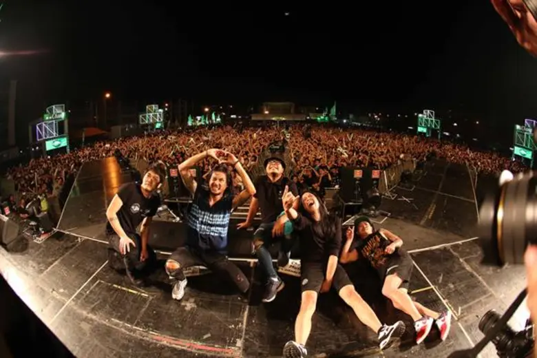 ดา เอ็นโดรฟิน, โปเตโต้ และ บอดี้สแลม สร้างปรากฎการณ์ ผู้ชมแน่นลานมหานครดนตรี เมือง “เชียงใหม่” ในคอนเสิร์ต “ช้าง มิวสิค คอนเนคชั่น มิวสิคโทรโพลิส”