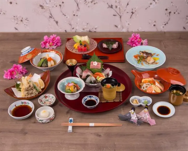 ห้องอาหารญี่ปุ่นยามาซาโตะ (Yamazato) โรงแ...