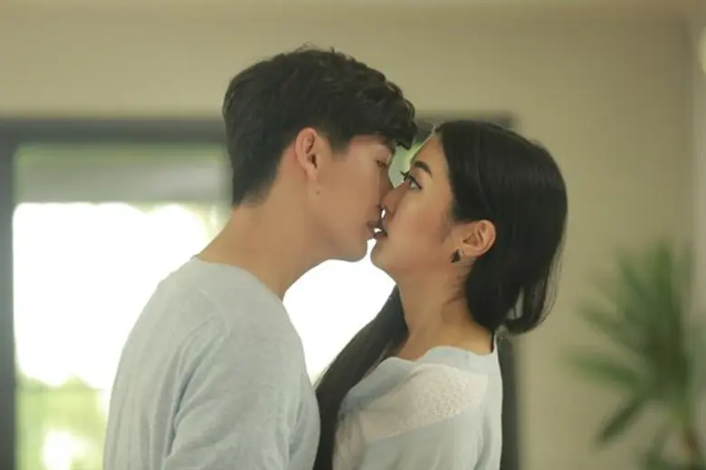 แฟนๆ เตรียมจิกหมอนดู “แหวนดอกไม้” “พุฒ” เคลิ้มจูบ “ยิปโซ” สุดฟิน!!