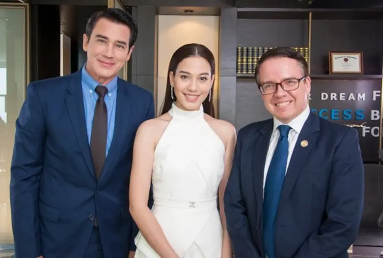 มร. แพทริค มันเธะ ผู้จัดการทั่วไป โรงแรมช...