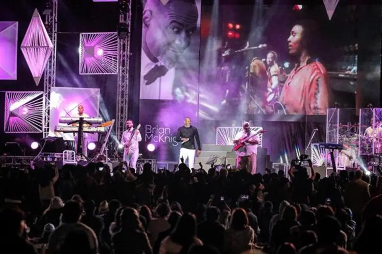 เป็นการเปิดฉากเทศกาลดนตรีแจ๊สนานาชาติปีแร...