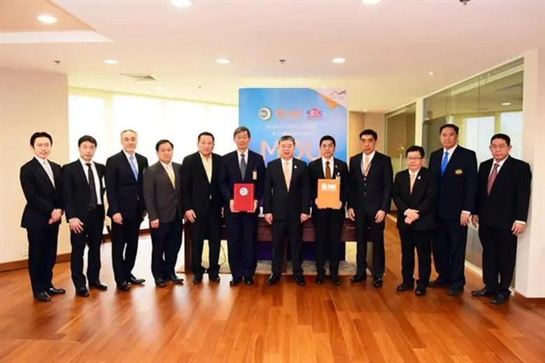 นายสุรชัย ดนัยตั้งตระกูล ประธานกรรมการธนา...