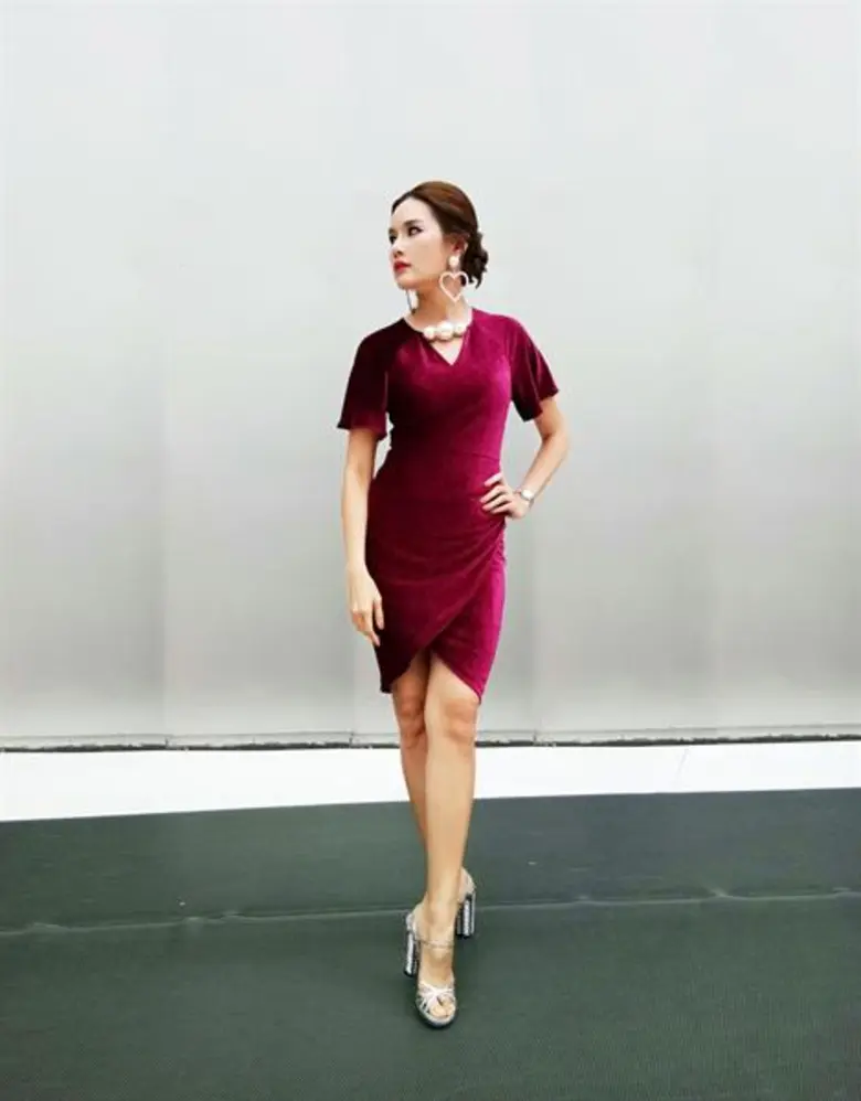 "หญิง รฐา หรือ ญาญ่าญิ๋ง" ไอคอนสาวฮอตหุ่น...