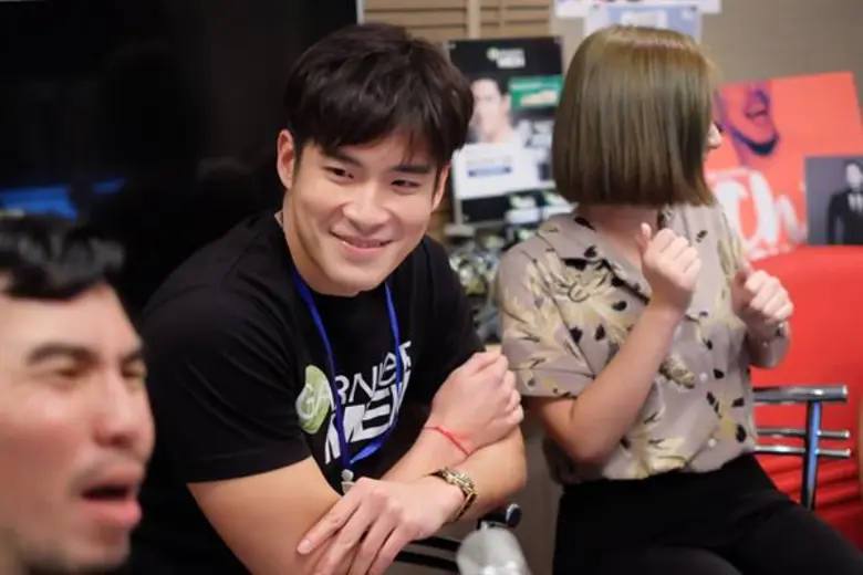 “อาเล็ก” แพรวพราว สวมบทโปรดิวเซอร์ โชว์ลีลาสัมภาษณ์สาว ไม่ทิ้งลายหนุ่มขี้เล่น