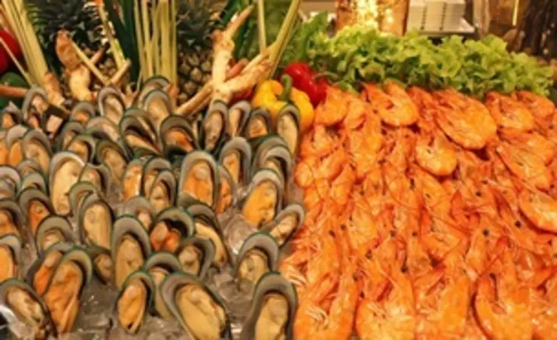 โรงแรมไอบิส กรุงเทพ ริเวอร์ไซด์ ร่วมฉลองเ...