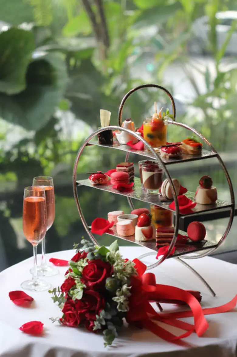 ซัฟไฟร์ บาร์ โรงแรม เดอะ สุโกศล กรุงเทพ ข...