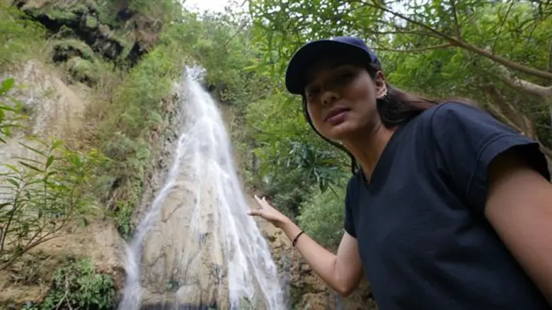 ทีวีไกด์: รายการ "จรีรัตน์ถนัดเที่ยว" EP15