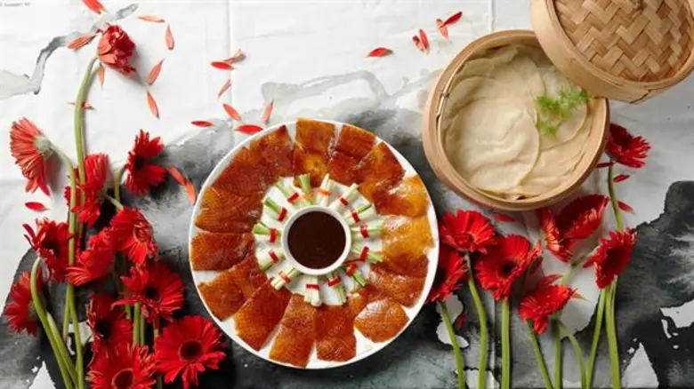 สองเชฟชื่อดัง ชวนอิ่มรับความเฮง สู่เส้นทางความมั่งคั่งตลอดเทศกาลตรุษจีน