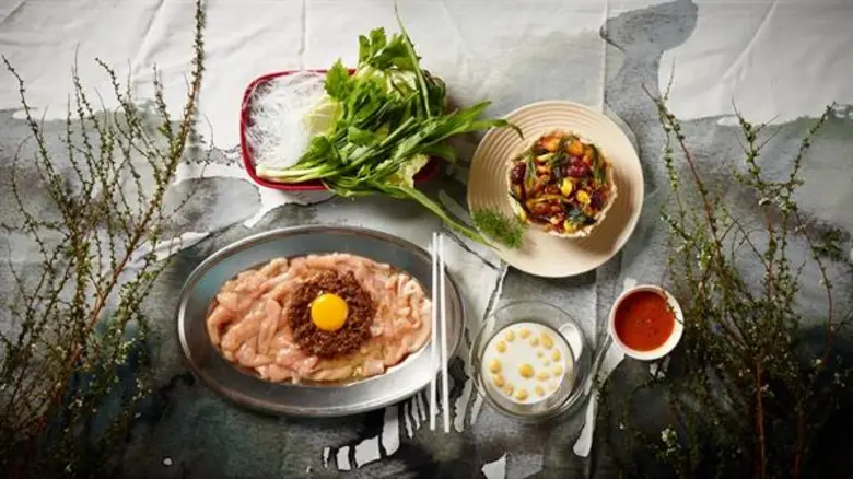 สองเชฟชื่อดัง ชวนอิ่มรับความเฮง สู่เส้นทางความมั่งคั่งตลอดเทศกาลตรุษจีน