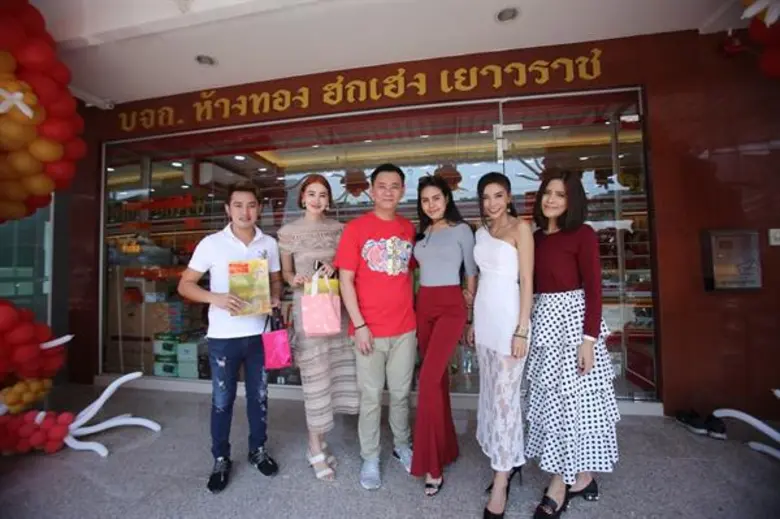 หนิง-นลิน รุ่งรัศมี และ จูน-วรัญรดา แก้วม...