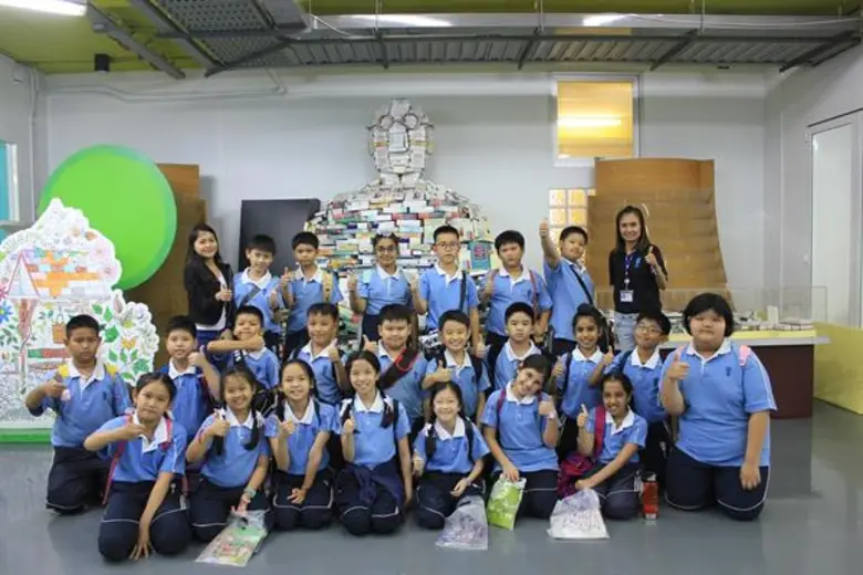 โรงเรียนมาร์มาร่าจินดามณี พัฒนาทักษะนักวิทย์รุ่นเยาว์ เปิดโลกการเรียนรู้มหัศจรรย์แห่งแสงสี ที่ Nanmeebooks Learning Center