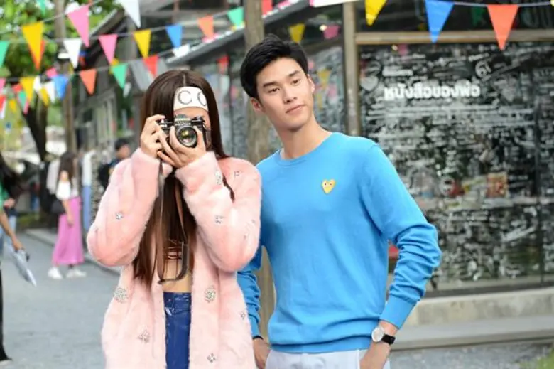 “นีน่า เจลาโต้” ออกอาการเกร็ง ถ่ายซีนหวานกับ “หนุ่มพีค” ในเอ็มวี “โซฟา”