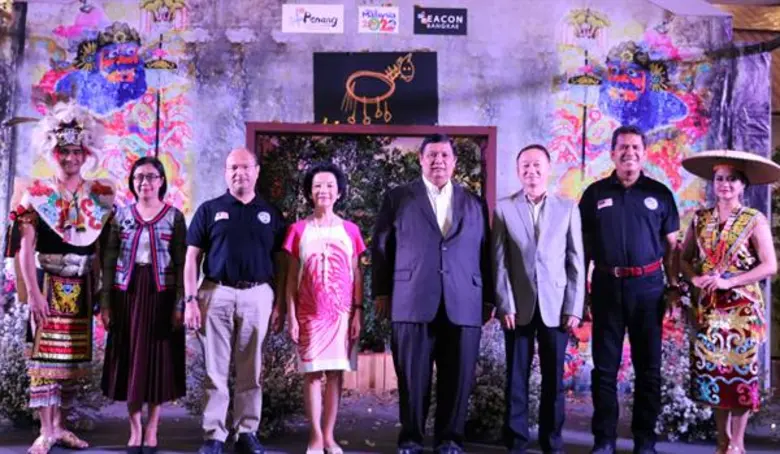 ดาโต๊ะ ไซโนล อาบิดิน โอมาร์ รองประธานการท...