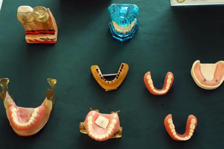 ADTEC สานต่อพระราชปณิธานในหลวงรัชกาลที่ ๙ เปิดตัว “โครงการบริการฝังรากฟันเทียมผู้สูงอายุ” สู่คุณภาพชีวิตที่ดีขึ้น ตั้งเป้า ๓ ปี ๖,๐๐๐ รายทั่วประเทศ