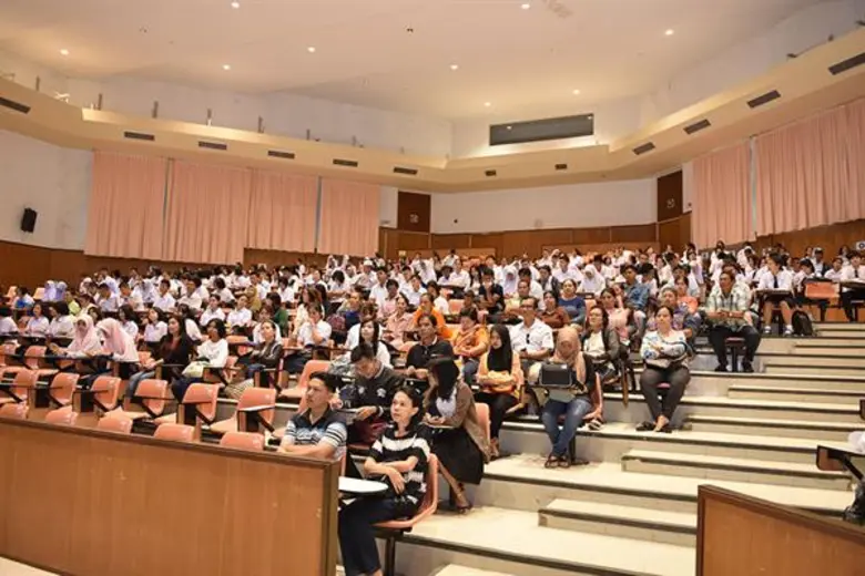 คณบดีคณะพาณิชยศาสตร์ฯ ม.อ.ตรัง ต้อนรับ นักเรียนและผู้ปกครอง รอบโคว้ต้า ม.อ.ตรัง