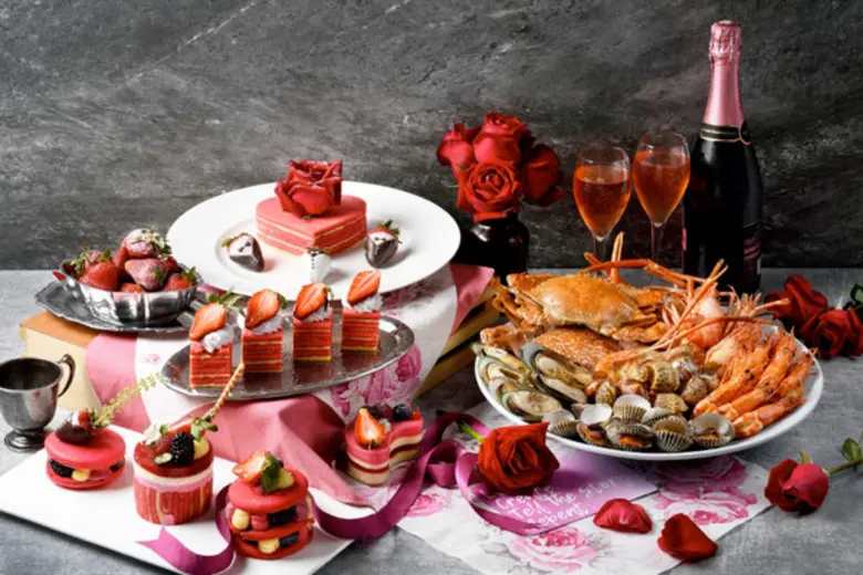 ที่ห้องอาหารนานาชาติ ซิตี้ บิสโทร คุณจะพบ...