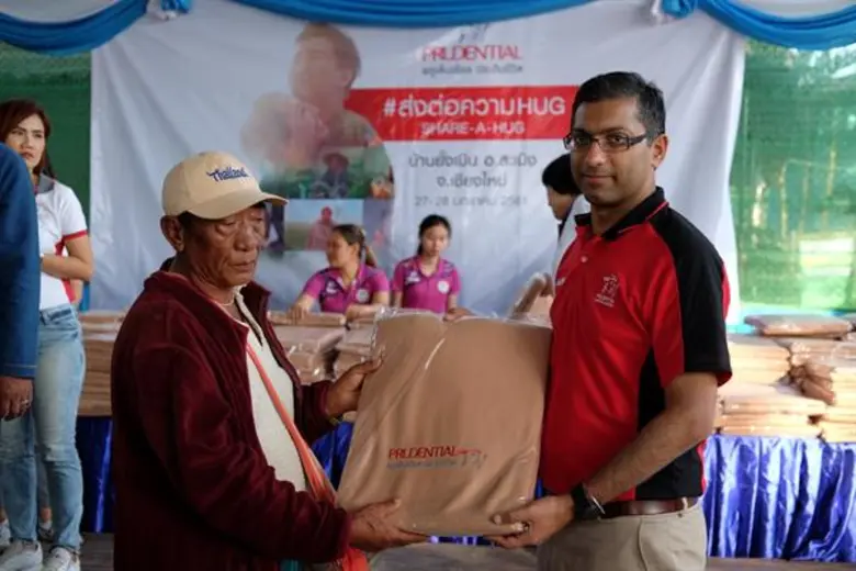 พรูเด็นเชียล นำทีมจิตอาสาลงพื้นที่ สานต่อโครงการเพื่อสังคม #ส่งต่อความHUG มอบความอบอุ่นพร้อมซ่อมแซมที่อยู่อาศัยให้แก่ผู้สูงอายุในพื้นที่ภาคเหนือ