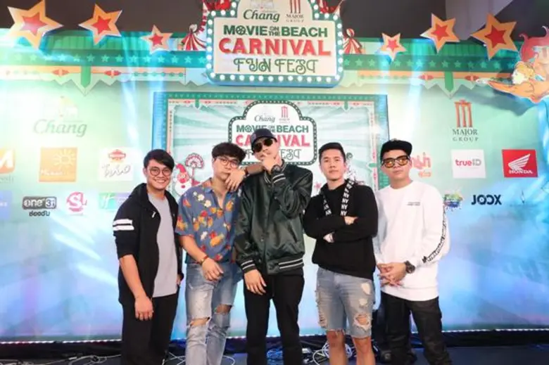หนุ่มหล่อมากเสน่ห์ ฟิลลิปส์ The Face Man ตัวแทนคนรักหนังชอบฟังเพลง เชิญชวนแก๊งค์เพื่อนคอเดียวกันไปร่วมสนุกในงาน “Chang – Major Movie on the Beach ครั้งที่ 6  ณ ริมหาดหัวหิน 71