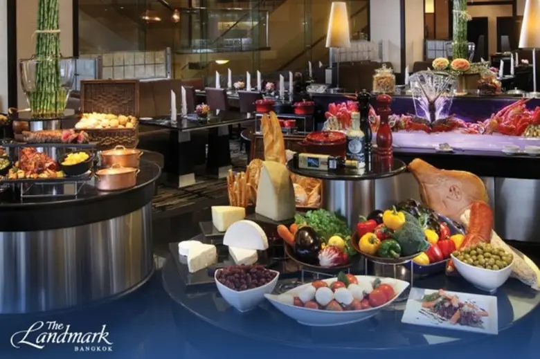 ห้องอาหารเอเทรี่ยม ชั้นล็อบบี้ อิ่มอร่อยแ...