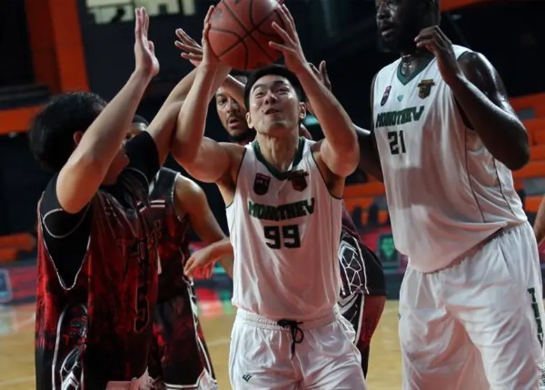  “จีเอสบี ไทยแลนด์ บาสเกตบอล ซูเปอร์ ลีก” (จีเอสบี ทีบีเอสแอล 2018) ทีมโมโนทิวไผ่งาม ชนะ ทีมที-เร็กด้วยสกอร์ 104 – 87 คะแนน