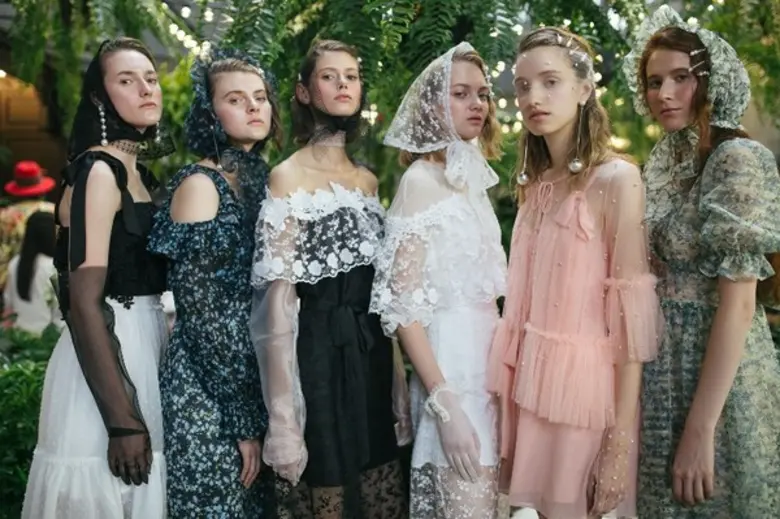 La Boutique (ลา บูทีค) เปิดตัวคอลเลคชั่นใหม่ สปริง/ซัมเมอร์ 2018 "THE CLASS OF BOTANISTS" พร้อมเปิดบูทีคให้สัมผัสกับกลิ่นอายแห่งชั้นเรียนพฤกษาศาสตร์อย่างใกล้ชิด