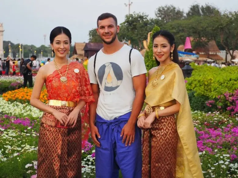 นับเป็นพระมหากรุณาธิคุณล้นเกล้าล้นกระหม่อ...