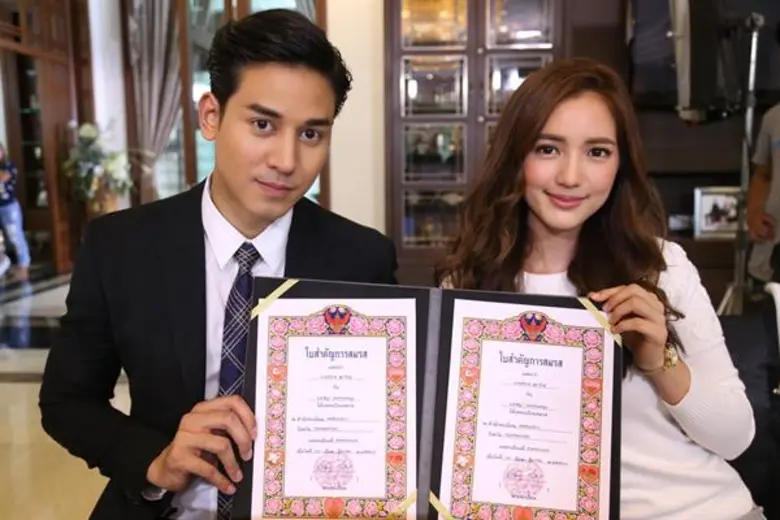 บทประพันธ์ : กรุง ญ ฉัตร บทโทรทัศน์ : บุห...