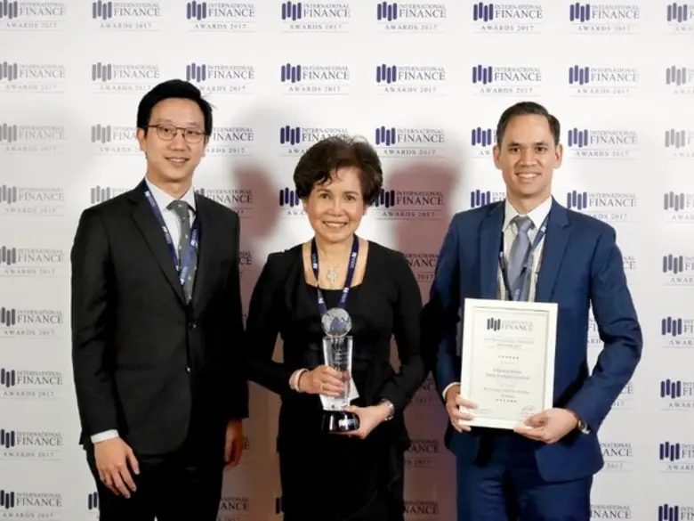 จากงานประกาศรางวัล International Finance ...