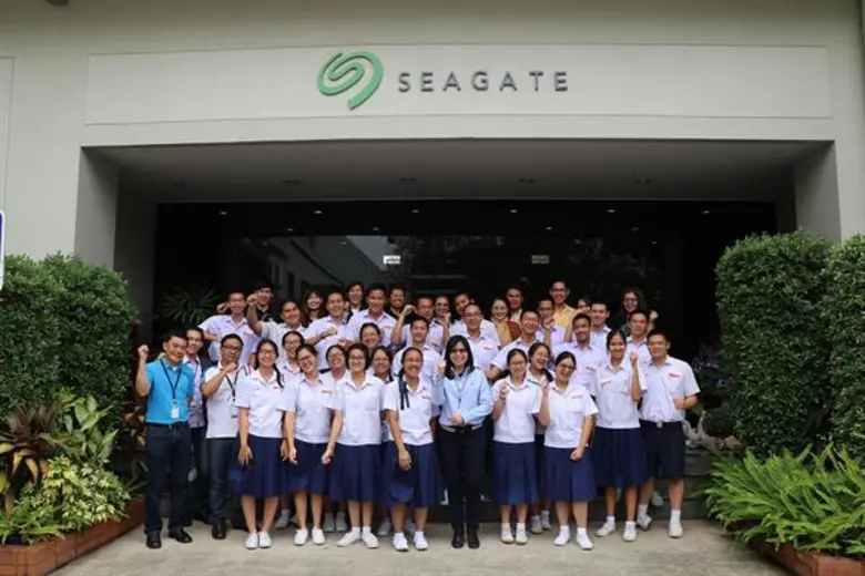 นางเพียงฤทัย ศิวารัตน์ ผู้จัดการประจำประเ...