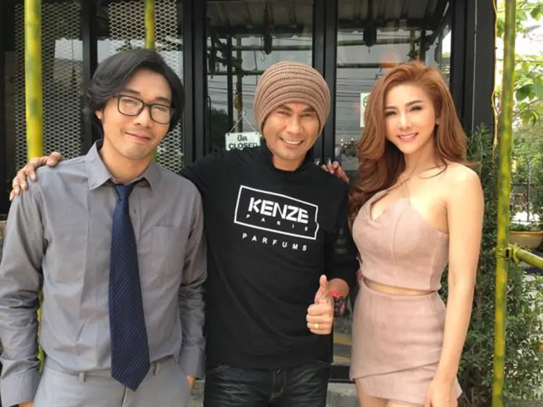 ข่าวซุบซิบ: “วิด ไฮเปอร์” ปลื้ม! MV “หล่อตอนเหงา” แรง! เผ็ดร้อน 4 วันทะลุล้านวิว