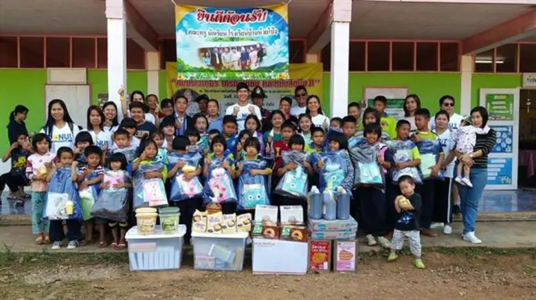 ทำเอาเด็กๆ บนดอยยิ้มแก้มปริ ที่เห็น พี่โด...