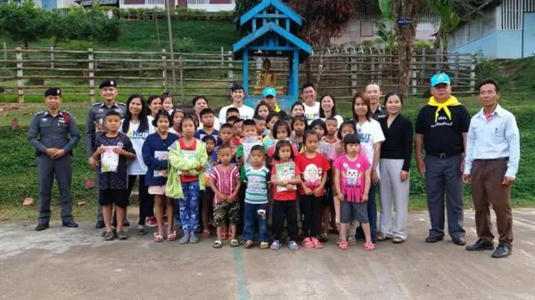 อิ่มบุญ อิ่มใจ กับ “โดนัท” พระเอกดาวรุ่งละคร “คุณชายไก่โต้ง”