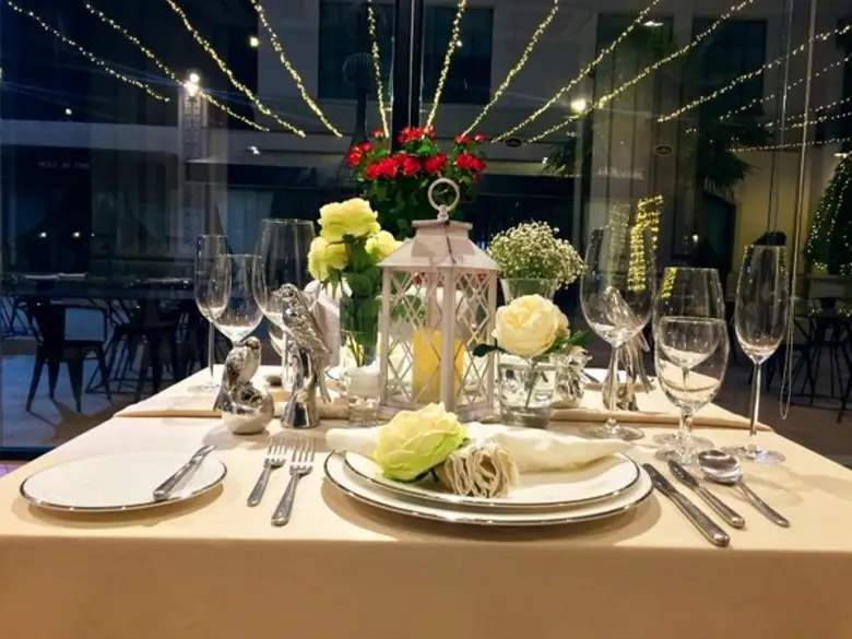 หลีกหนีความวุ่นวายบนท้องถนนและร้านรวงที่เ...