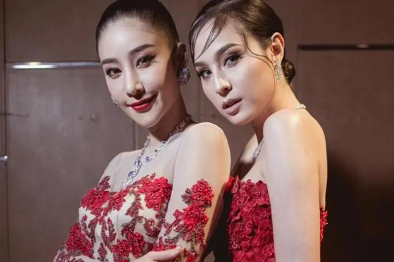 อลังการแฟชั่นโชว์ ขวัญ อุษามณี นำทีมเพื่อนนางเอก เดินแบบฟินาเล่ FINALECouturier 2018