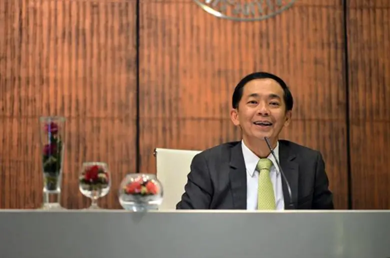 นายอภิรมย์ สุขประเสริฐ ผู้จัดการธนาคารเพื...