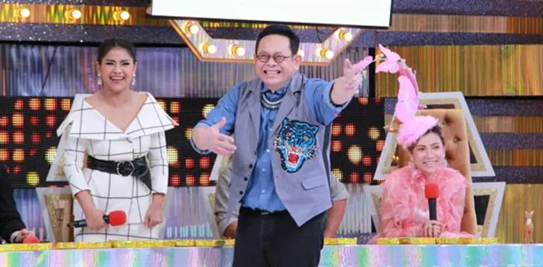 ทีวีไกด์: รายการ "กิ๊กดู๋สงครามเพลงเงาเสียง"  เปิดเวทีต้อนรับการมาเยือนครั้งแรกของวง“ทีที”(T_T) เจ้าของเพลงร็อคอกหักยอดวิว 300 ล้าน “ฉันไม่มี”