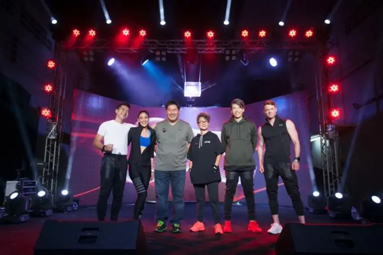 คุณปริศนา ศิริสมถะ (ที่ 3 จากขวา) ผู้จัดก...