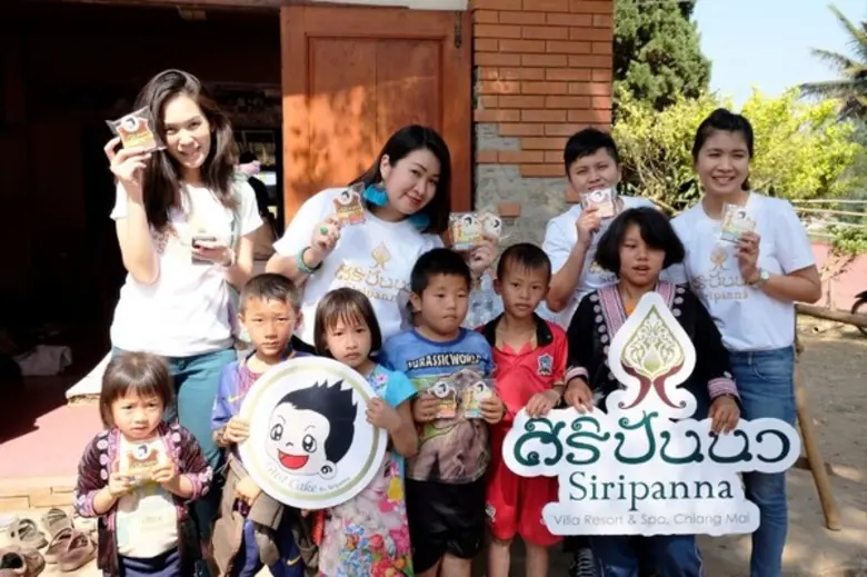 เครือศิริปันนาร่วมกิจกรรมเพื่อสังคม “การพัฒนาดีไซน์และนำเศษผ้าเขียนเทียนม้ง มาแปรรูปให้เป็นผลิตภัณฑ์”